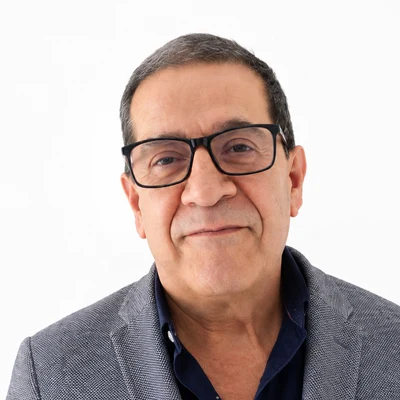 Retrato de José Hernán González, Director de Calidad en SICO S.A.S.